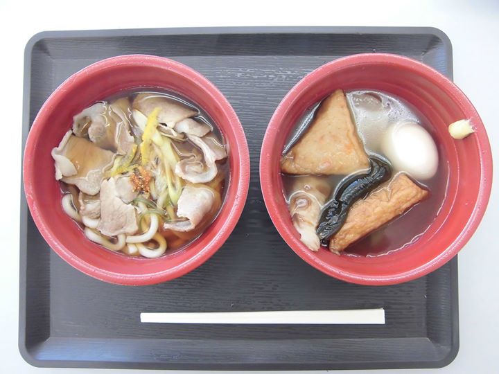 青梅産トウキョウＸを使った肉うどんのキッチンカーがオニキス羽村中央店に来ております！